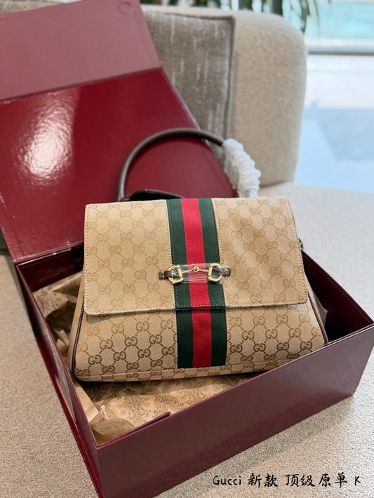 Vintage Monogram Canvas Shoulder Bag 🤎