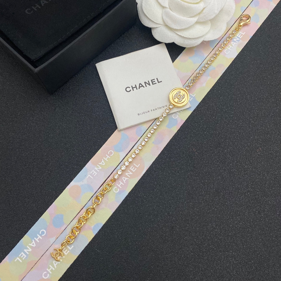 Voll besetztes Diamantarmband