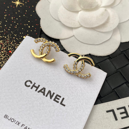 Mode Halb-Strass Ohrringe mit Nahtdetail