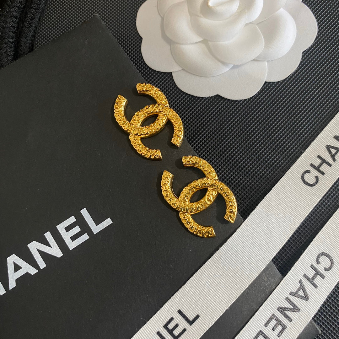 Premium Ohrstecker mit Textur