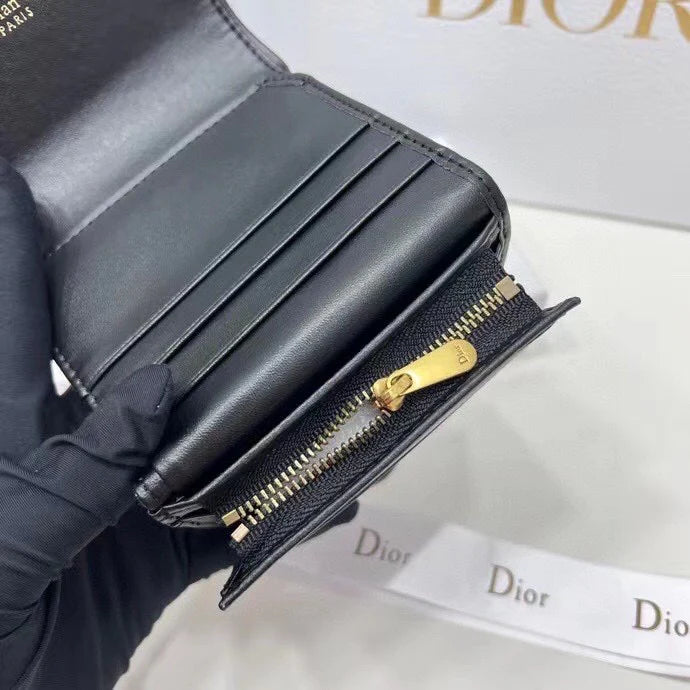 Oblique Saddle Wallet