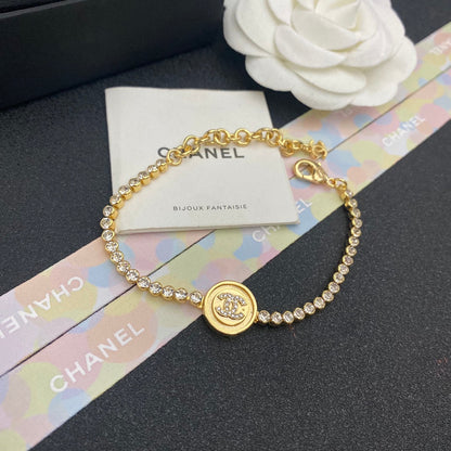 Voll besetztes Diamantarmband