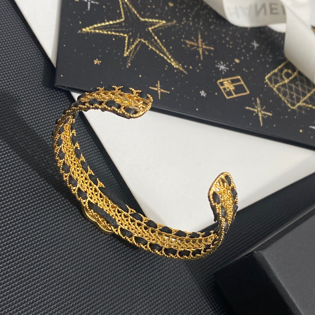 Zirkon-Buchstabenkette Lederarmband