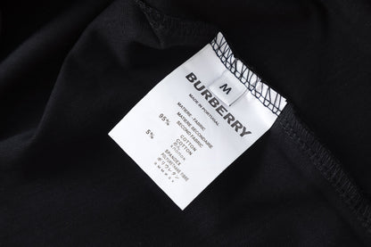 Klassisches kariertes T-Shirt