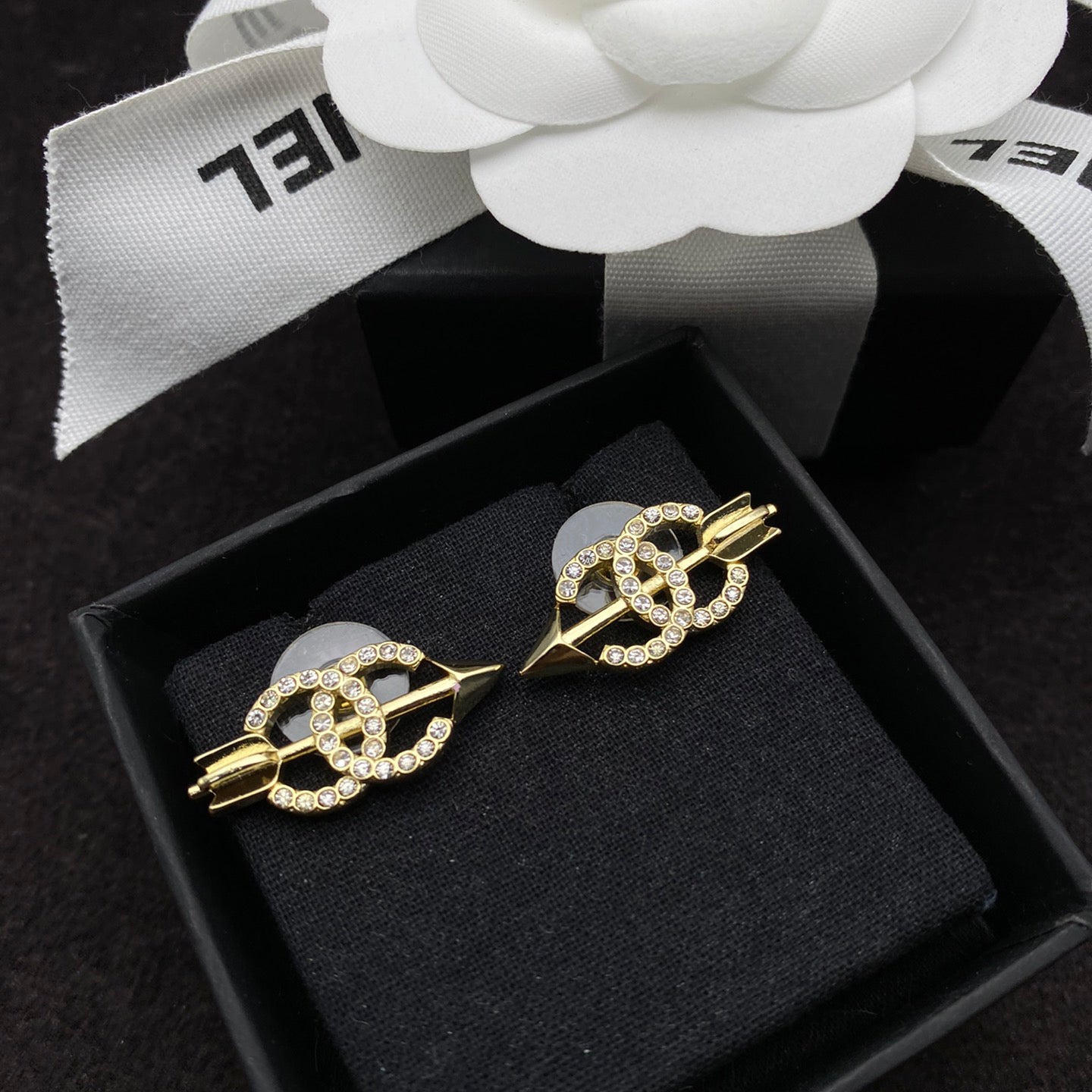 Amorpfeil Zirkonia-Ohrstecker