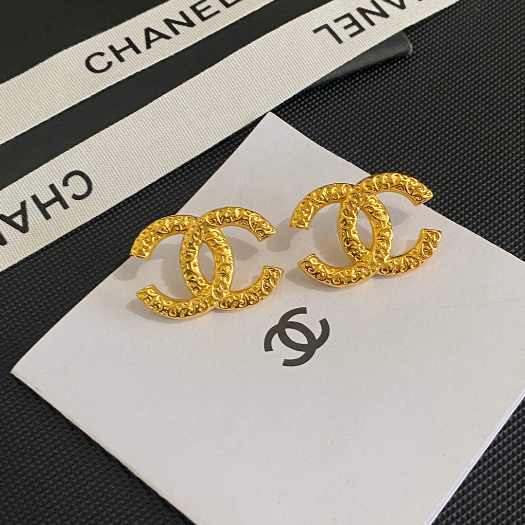 Premium Ohrstecker mit Textur