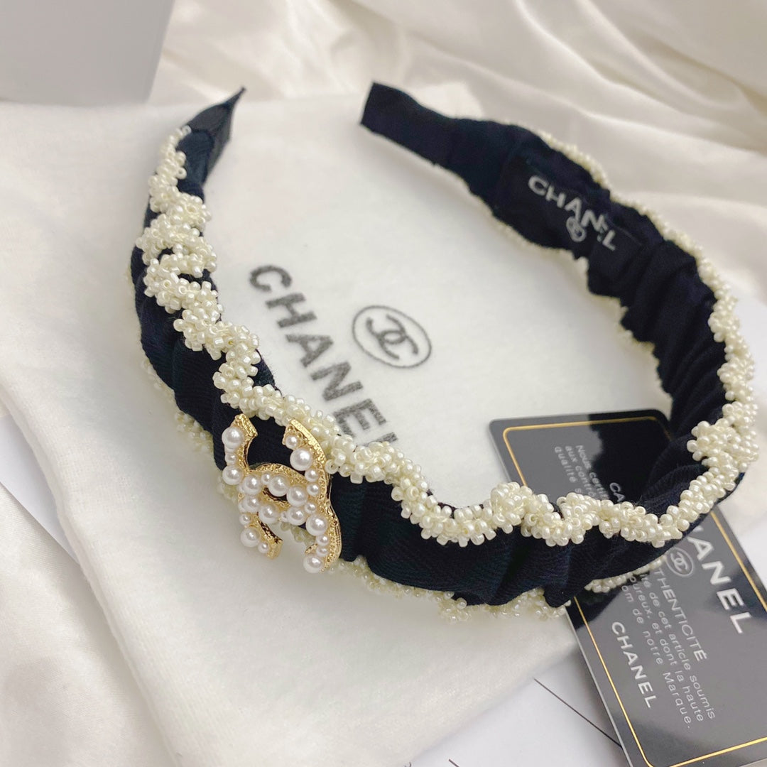 Elegantes Perlen-Haarband