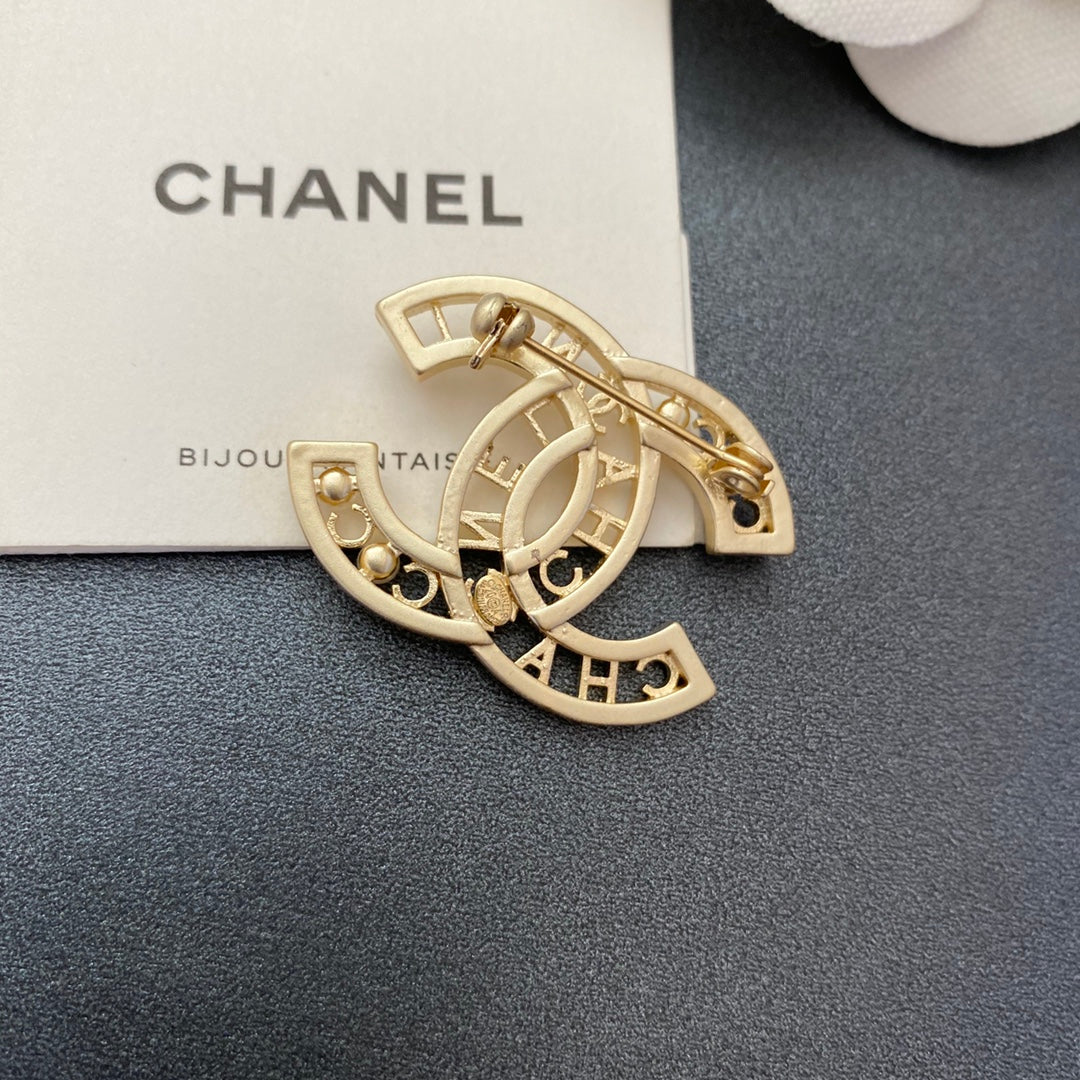 Funkelnde Diamant- und Perlen-Elegante Brosche