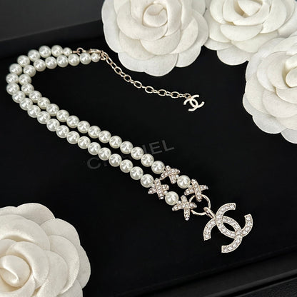 Elegante Diamant-Perlenkette