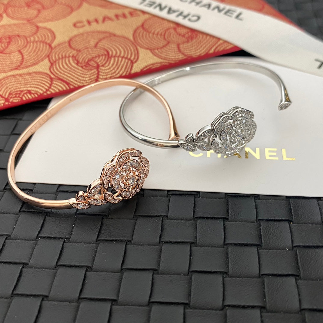 Camellia Diamantmanschettenarmband
