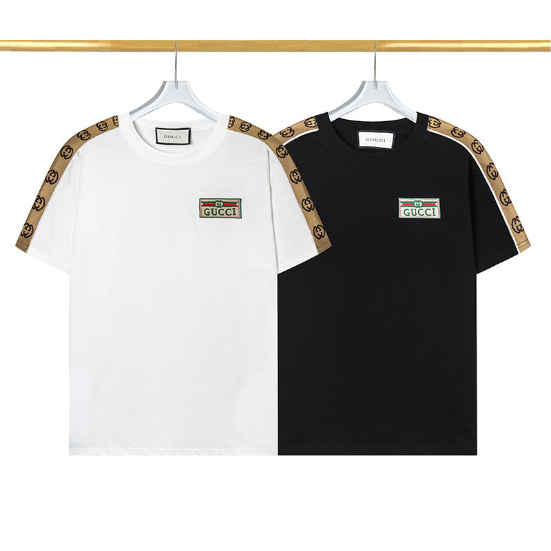Klassisches besticktes T-Shirt