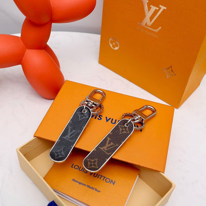 Schlüsselanhänger Skateboard Leder Monogramm