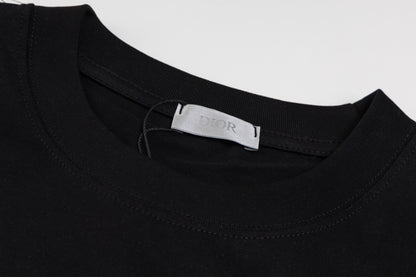 Einfaches bedrucktes Universal-T-Shirt