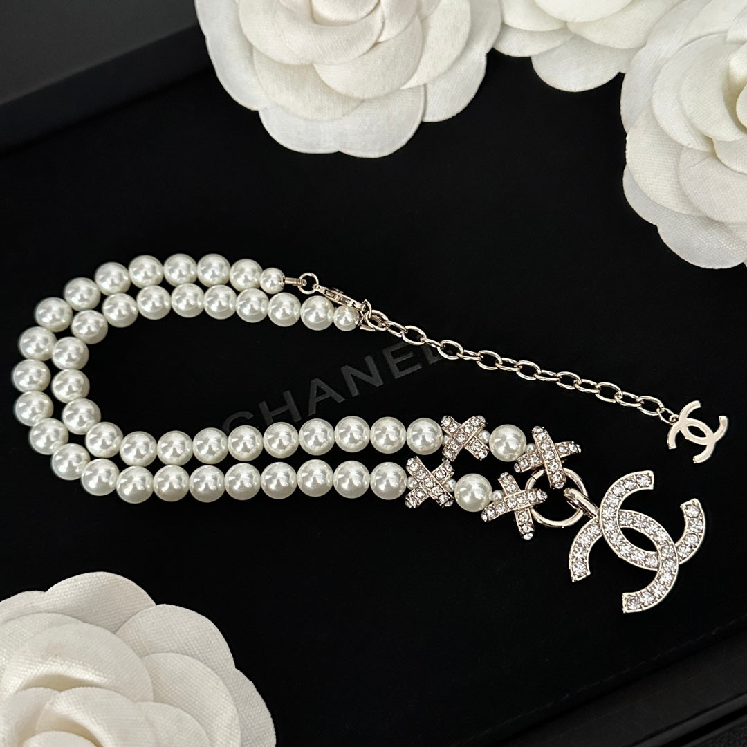 Elegante Diamant-Perlenkette