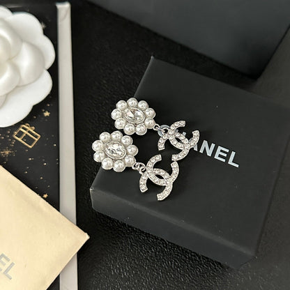 Perlen-Diamant-Blumenohrringe