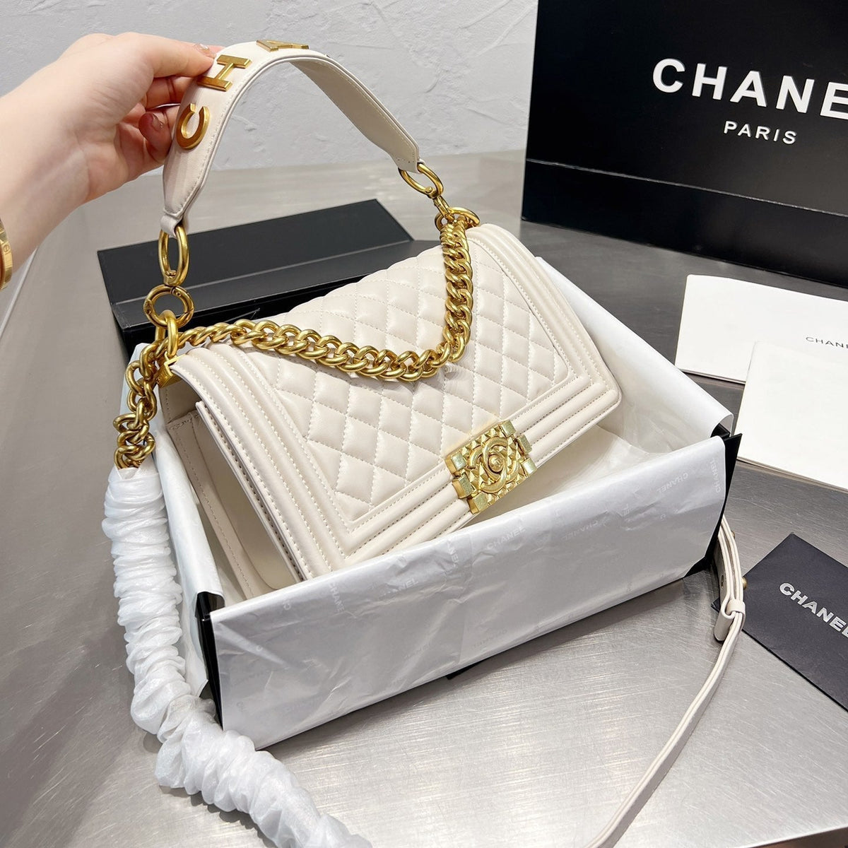 Leboy-Serie Schultertasche mit Kette