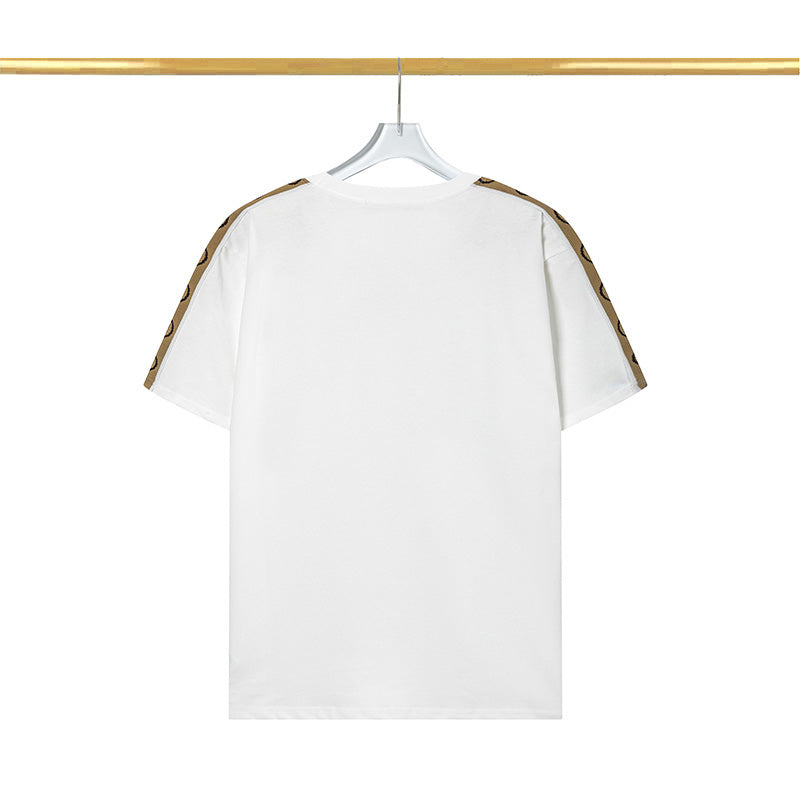 Klassisches besticktes T-Shirt