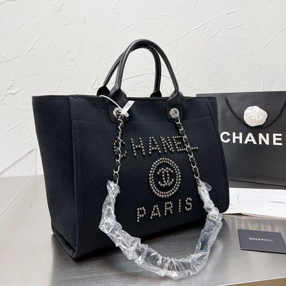 Perlenbestickte Strandtasche