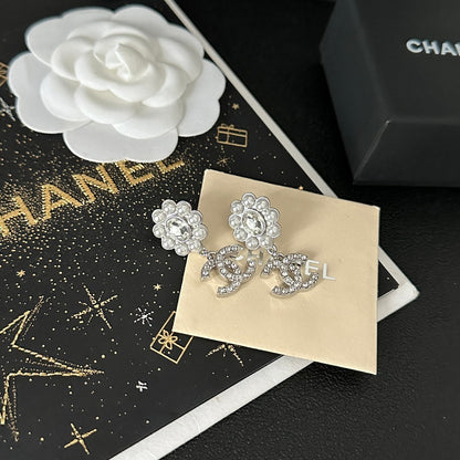 Perlen-Diamant-Blumenohrringe