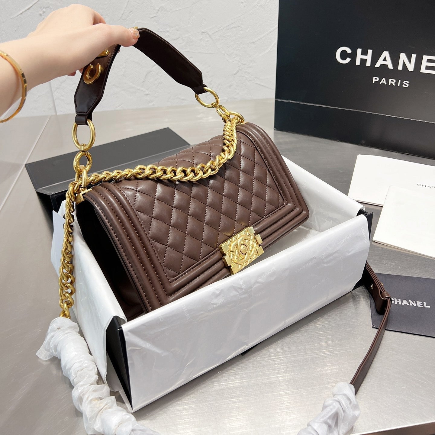 Leboy-Serie Schultertasche mit Kette
