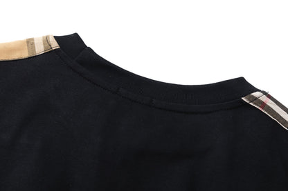 Klassisches kariertes T-Shirt