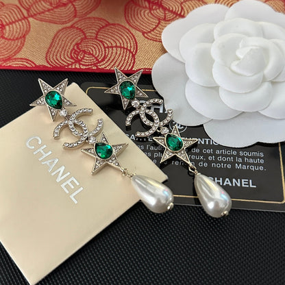 Elegante Ohrringe mit Edelsteinen
