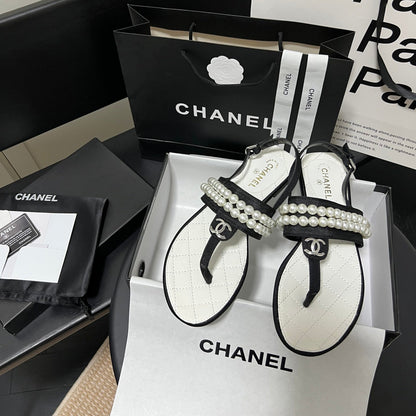 Modische Perlen-Flip-Flops-Sandalen