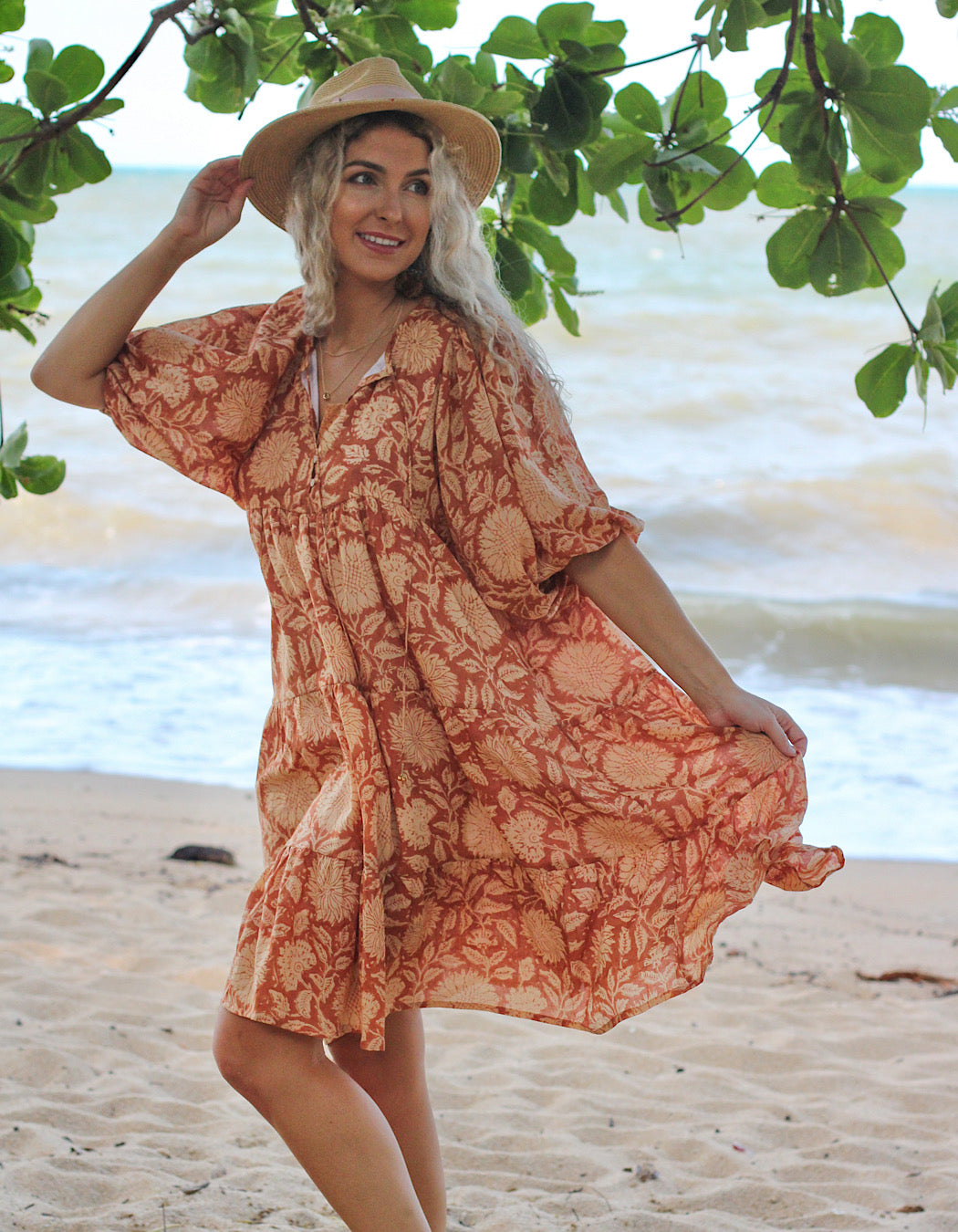 Neera kurzes Kleid in Masala – gefüttert
