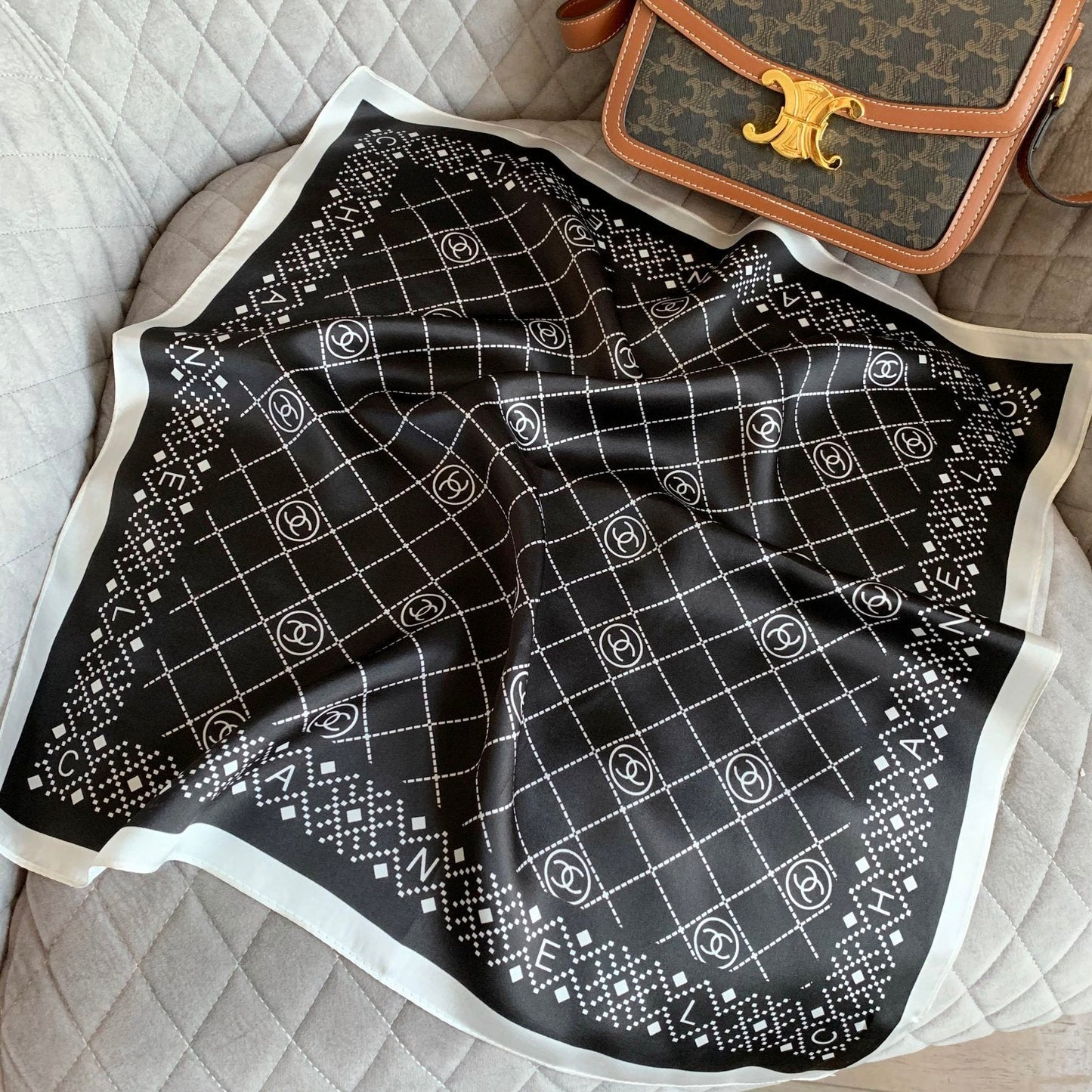 Eleganter Rhombus Quadrat Seidenschal