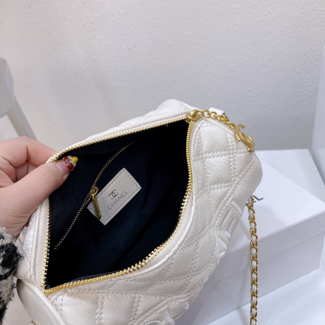 Bestickte Zylinder-Kettenhandtasche