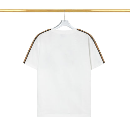 Klassisches kariertes T-Shirt