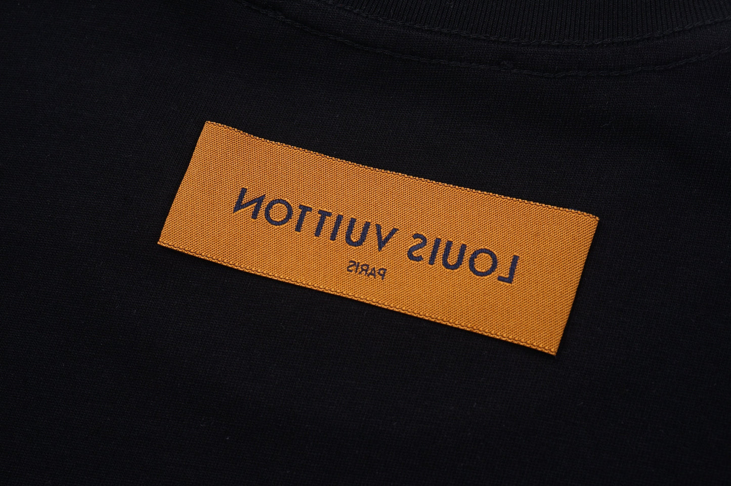 Modisches asymmetrisches Schachbrett-T-Shirt