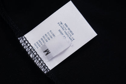T-Shirt mit unregelmäßigem Buchstaben-Print