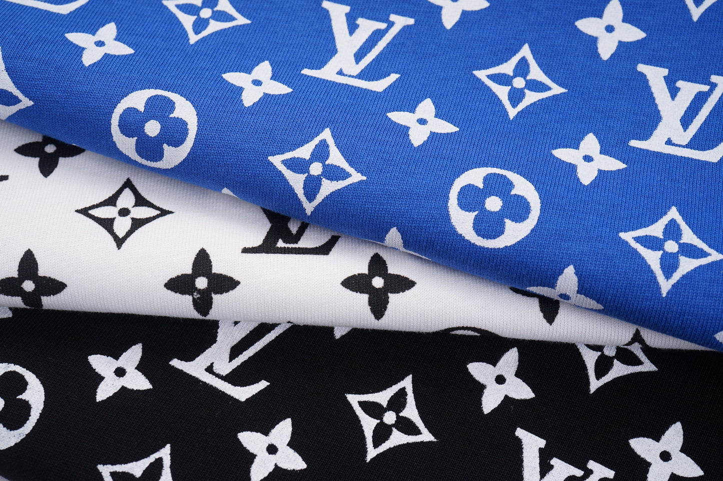 T-Shirt mit Farbverlauf-Buchstabenprint