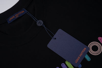 T-Shirt mit unregelmäßigem Buchstaben-Print