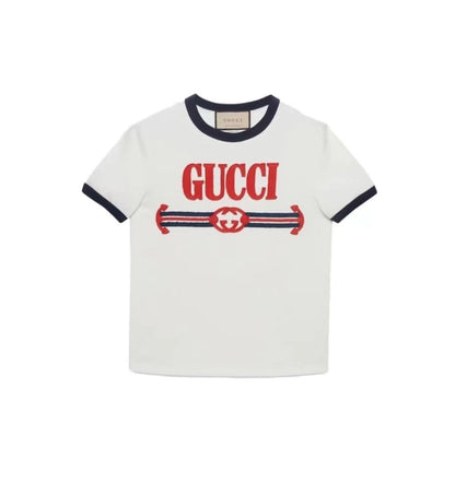 Neues besticktes, schmal geschnittenes T-Shirt