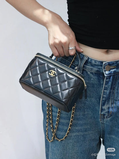 Black Quilted Mini Box Bag | Black & Gold 🖤