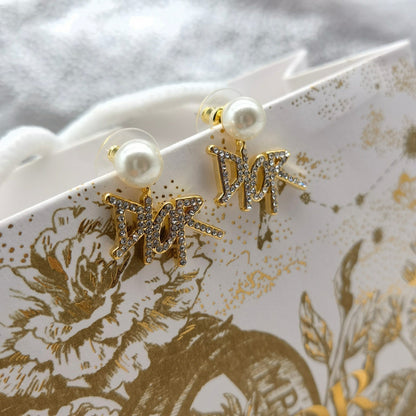 Elegante Strass-Buchstaben Perlenohrringe