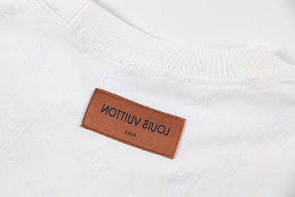 Klassisches T-Shirt mit geprägtem Muster