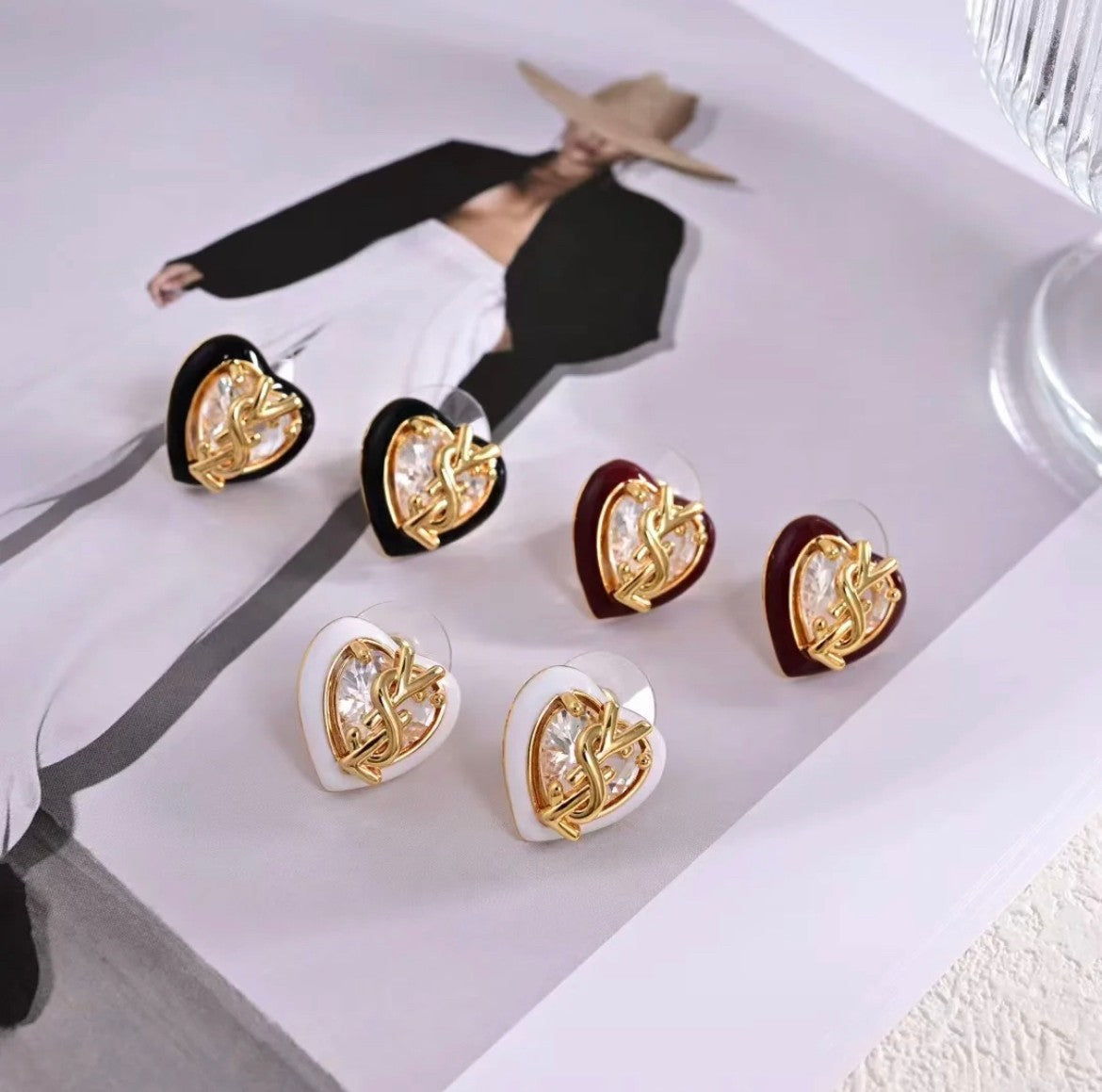 Elegante Strass-Ohrstecker „Love“
