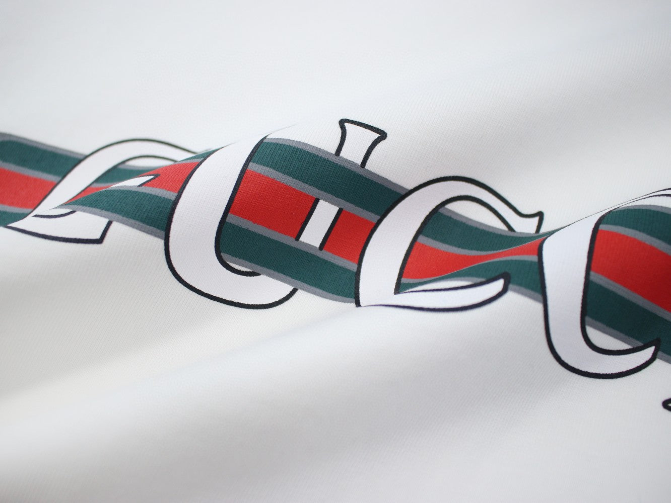 Einfaches bedrucktes T-Shirt