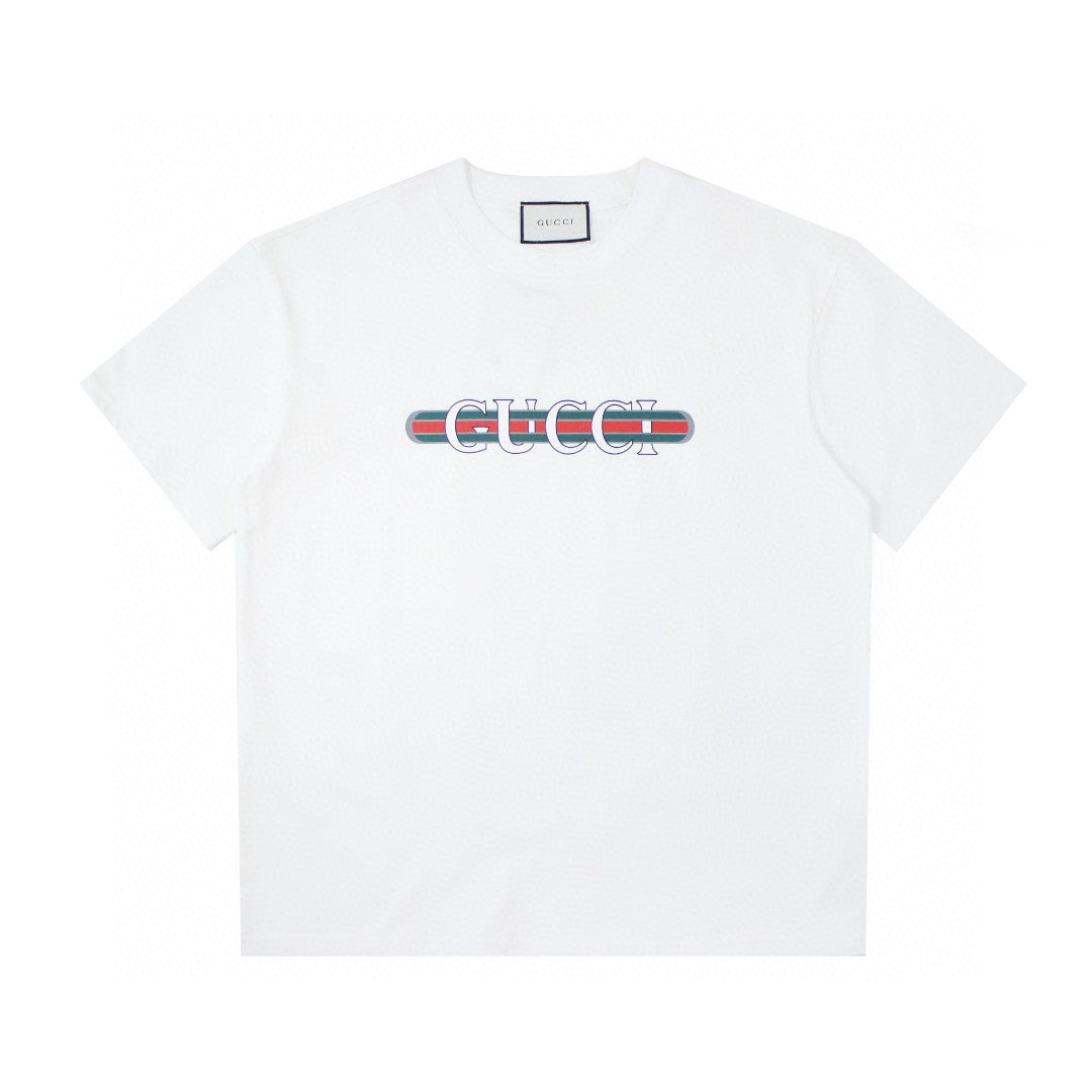 Einfaches bedrucktes T-Shirt