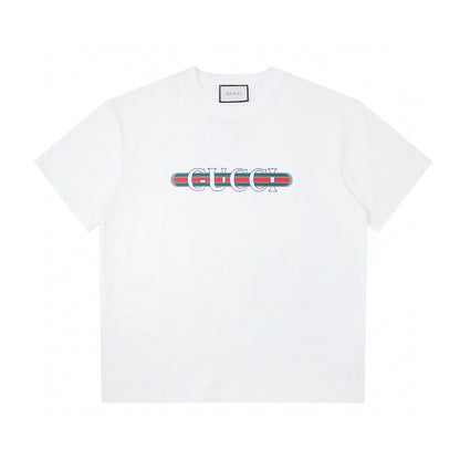Einfaches bedrucktes T-Shirt