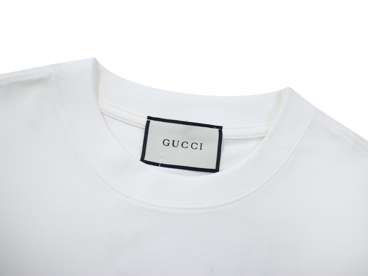 Einfaches bedrucktes T-Shirt