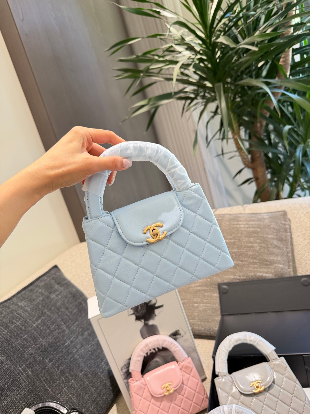 Classic Kelly-Style Chain Bag | Timeless Elegance