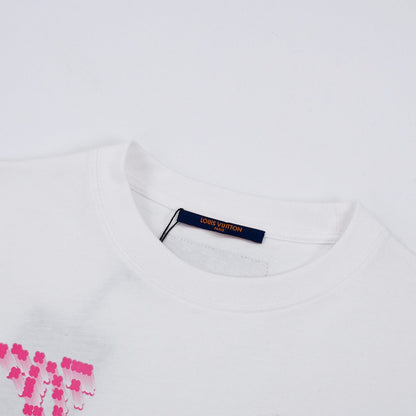 Pinkes T-Shirt mit klassischem Aufdruck