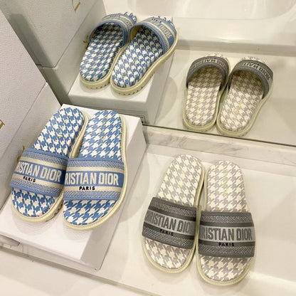 Houndstooth Embossed Slipper Sandals
