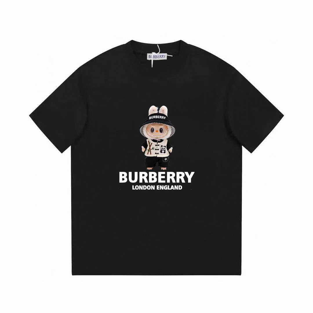 T-Shirt mit neuen Charakteren bedruckt