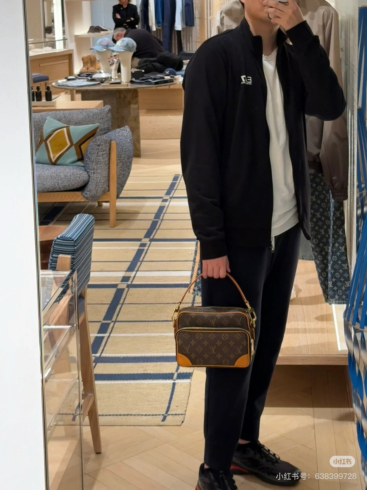 Men’s Vintage Brown Monogram Shoulder Bag