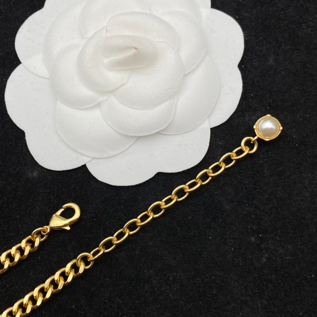 Double G Pearl Flower Necklace